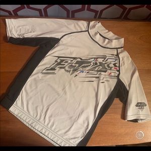 Fox UPF 50 Rashguard Black/wht
Short Sleeve Rash Tank Outdoor
